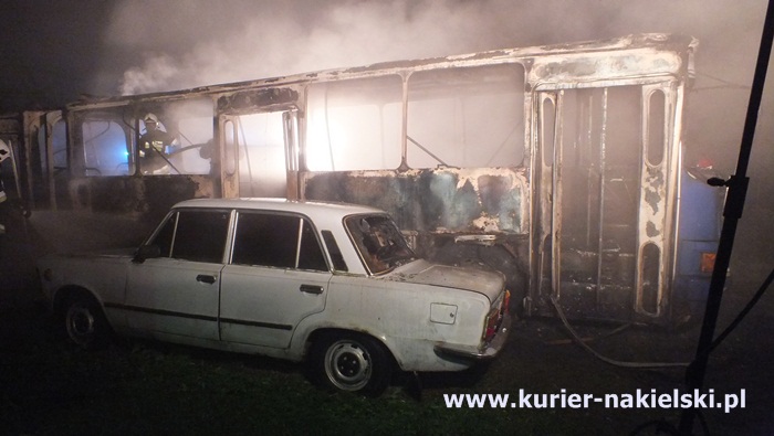 Nocny pożar w Muzeum Autobusów w Paterku