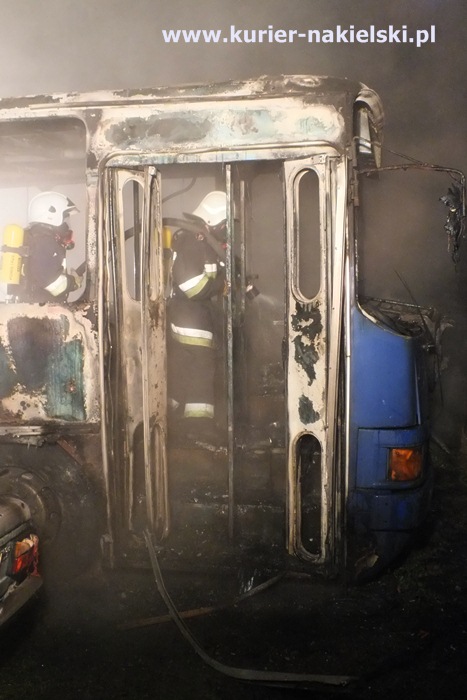 Nocny pożar w Muzeum Autobusów w Paterku