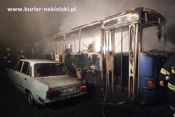 Nocny pożar w Muzeum Autobusów w Paterku