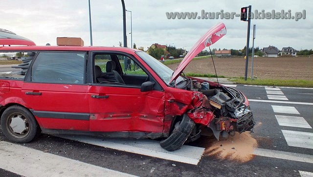 Kolizja na skrzyżowaniu ul. Karnowskiej z krajową 10 w Nakle nad Notecią