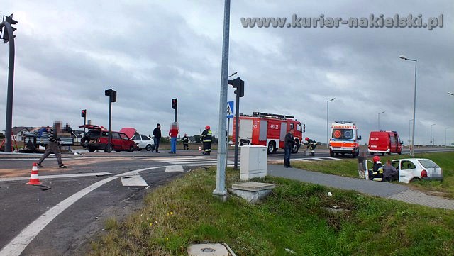 Kolizja na skrzyżowaniu ul. Karnowskiej z krajową 10 w Nakle nad Notecią