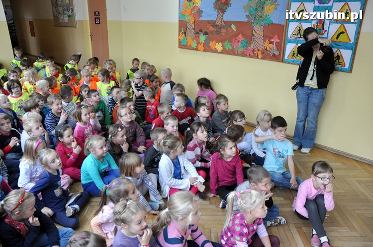 WORD przekazał 150 kamizelek dla dzieci z szubińskiej dwójki