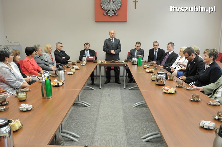 Doroczne nagrody Burmistrza Szubina dla nauczycieli wręczone
