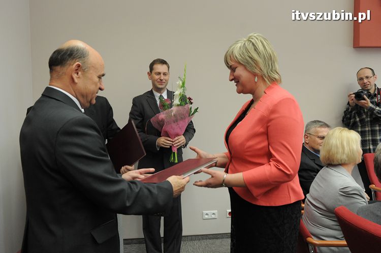 Doroczne nagrody Burmistrza Szubina dla nauczycieli wręczone