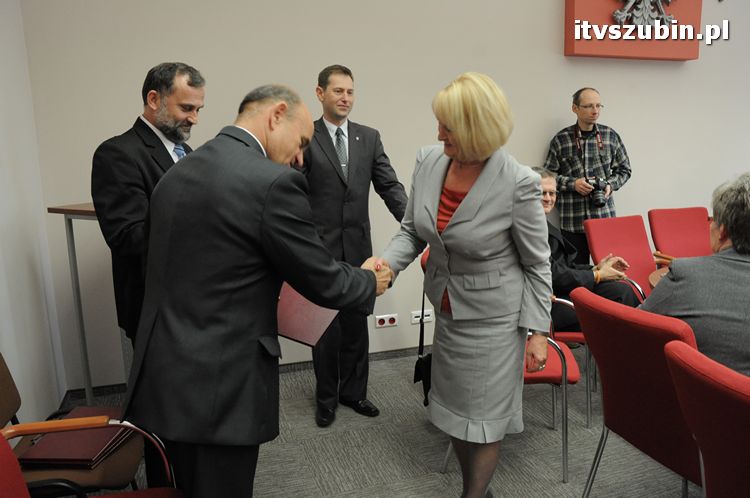 Doroczne nagrody Burmistrza Szubina dla nauczycieli wręczone