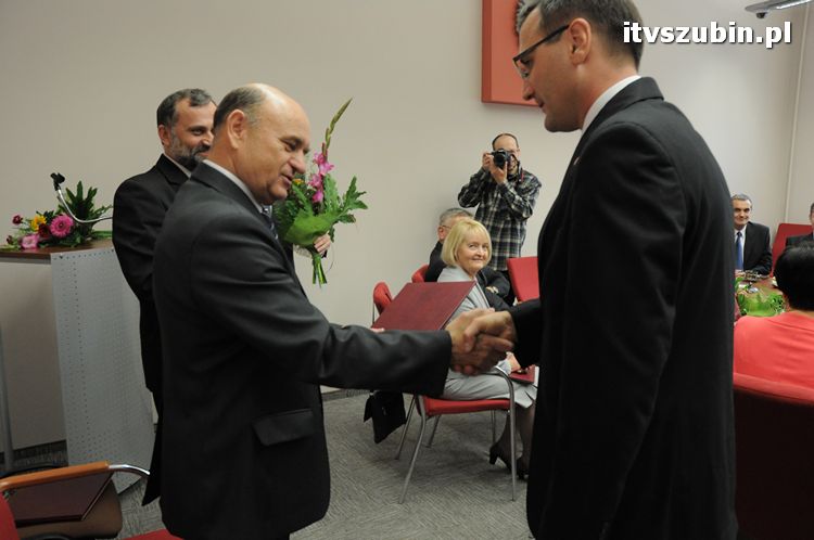 Doroczne nagrody Burmistrza Szubina dla nauczycieli wręczone