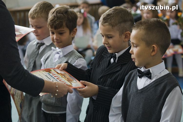 Pasowanie na ucznia w Szkole Podstawowej nr 2 w Szubinie