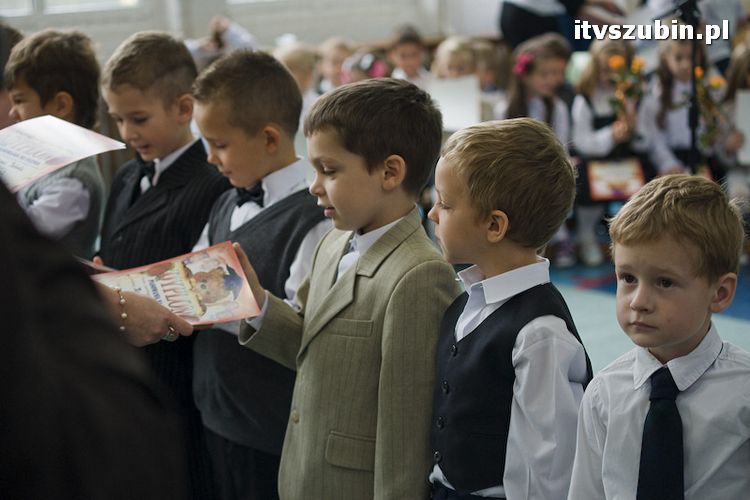 Pasowanie na ucznia w Szkole Podstawowej nr 2 w Szubinie