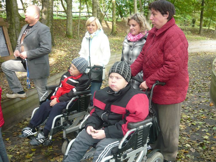 Z wizytą u dinozaurów w rogowskim parku