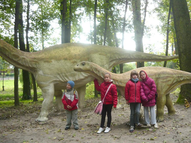 Z wizytą u dinozaurów w rogowskim parku