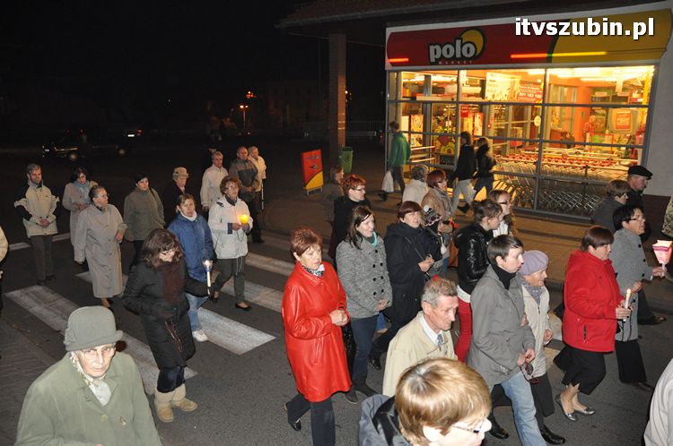 Procesja różańcowa ulicami miasta