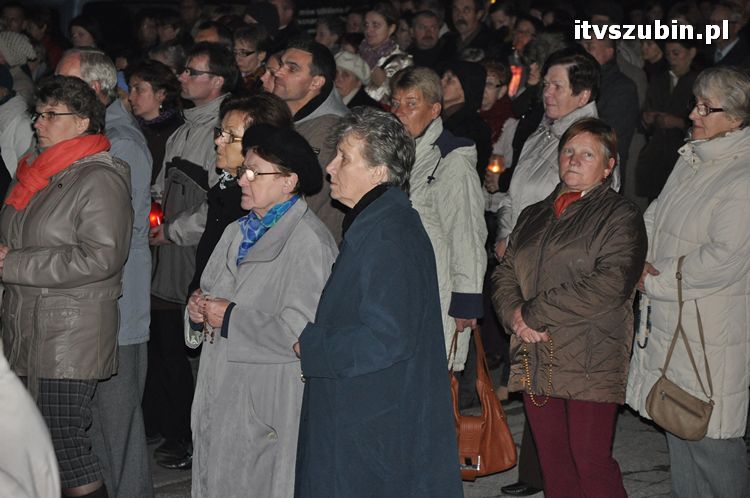 Procesja różańcowa ulicami miasta