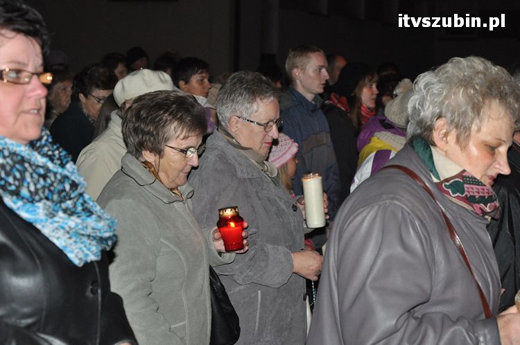 Procesja różańcowa ulicami miasta