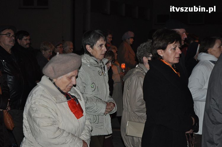 Procesja różańcowa ulicami miasta