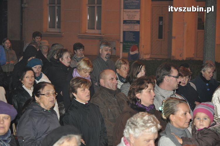 Procesja różańcowa ulicami miasta