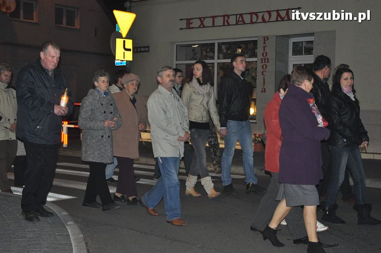 Procesja różańcowa ulicami miasta