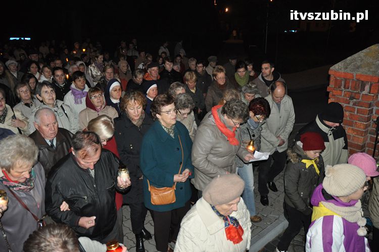 Procesja różańcowa ulicami miasta