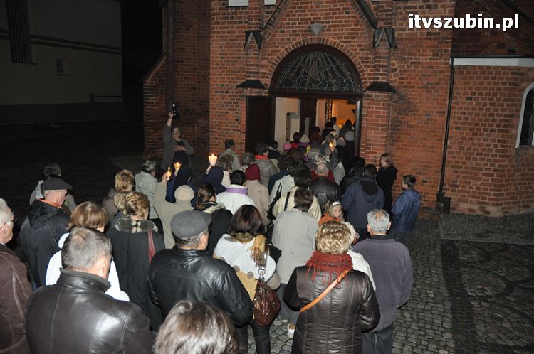 Procesja różańcowa ulicami miasta