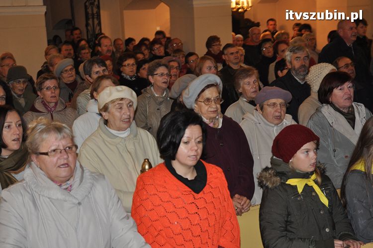 Procesja różańcowa ulicami miasta