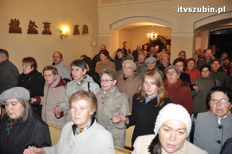 Procesja różańcowa ulicami miasta