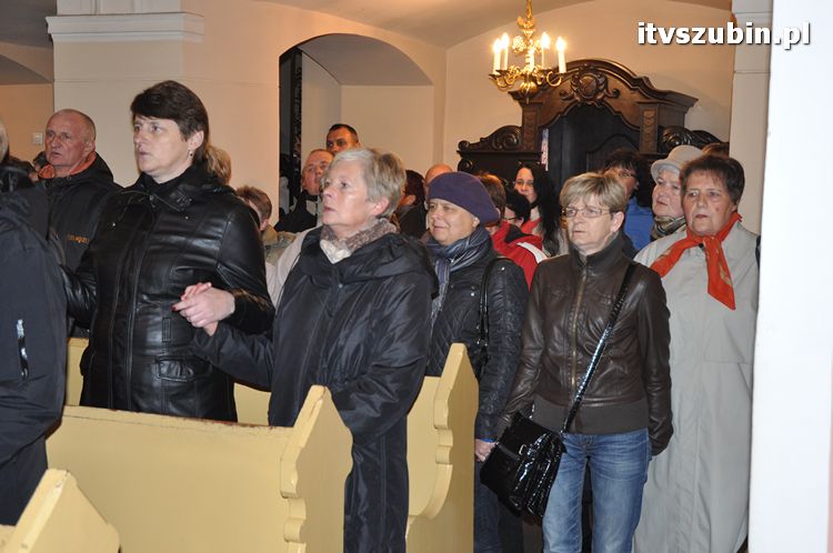 Procesja różańcowa ulicami miasta