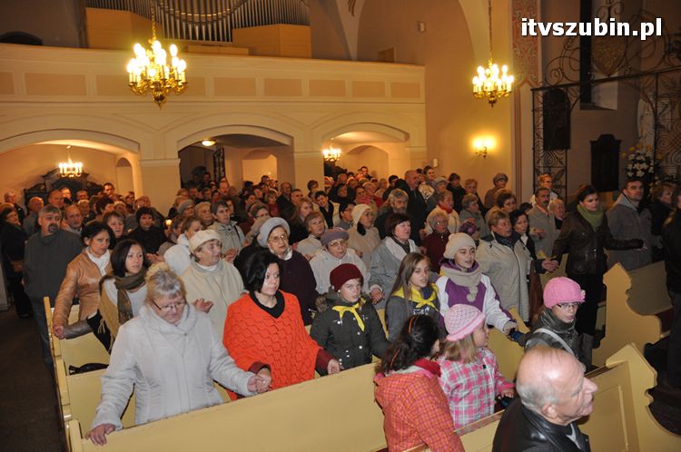 Procesja różańcowa ulicami miasta