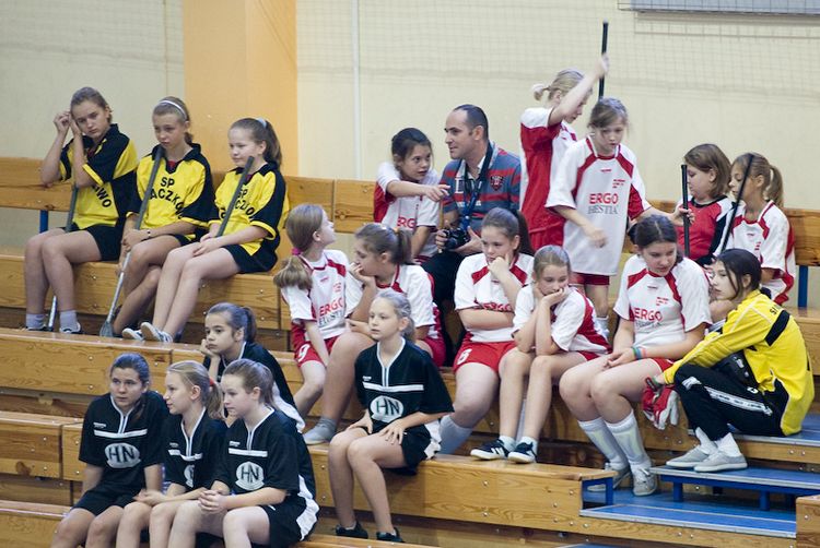 Ponownie dziewczęta z SP Królikowa najlepsze w powiecie w Unihokeju