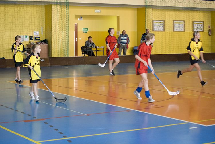 Ponownie dziewczęta z SP Królikowa najlepsze w powiecie w Unihokeju