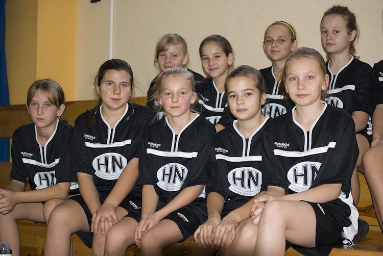 Ponownie dziewczęta z SP Królikowa najlepsze w powiecie w Unihokeju