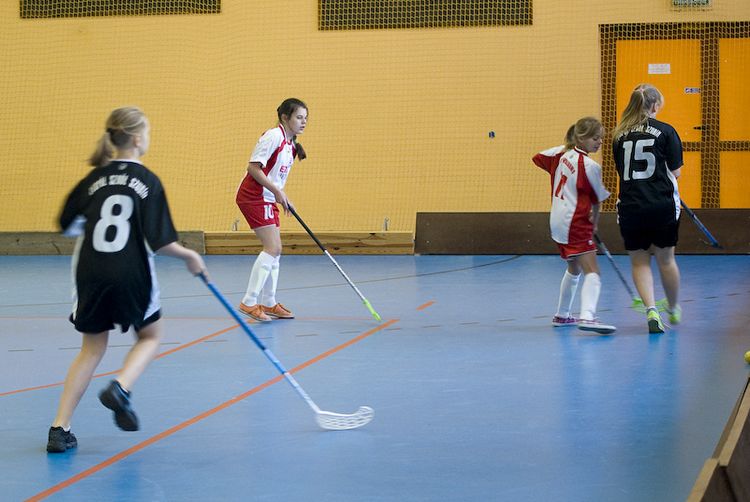 Ponownie dziewczęta z SP Królikowa najlepsze w powiecie w Unihokeju