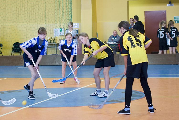Ponownie dziewczęta z SP Królikowa najlepsze w powiecie w Unihokeju