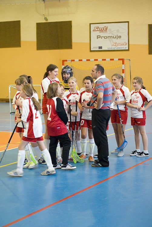 Ponownie dziewczęta z SP Królikowa najlepsze w powiecie w Unihokeju