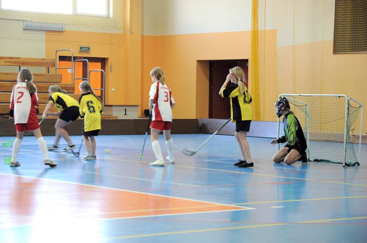 Ponownie dziewczęta z SP Królikowa najlepsze w powiecie w Unihokeju
