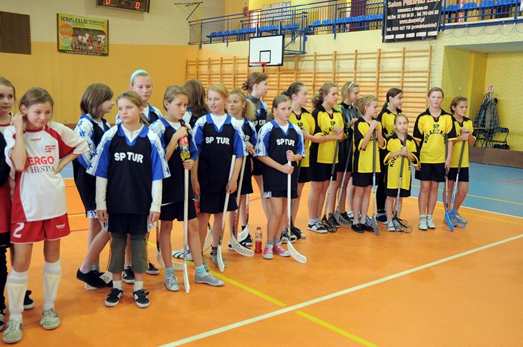 Ponownie dziewczęta z SP Królikowa najlepsze w powiecie w Unihokeju