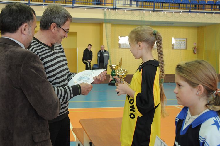 Ponownie dziewczęta z SP Królikowa najlepsze w powiecie w Unihokeju