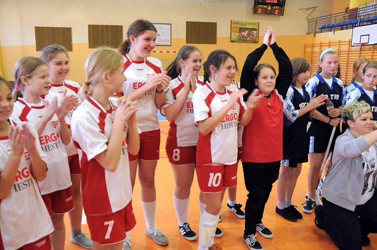 Ponownie dziewczęta z SP Królikowa najlepsze w powiecie w Unihokeju