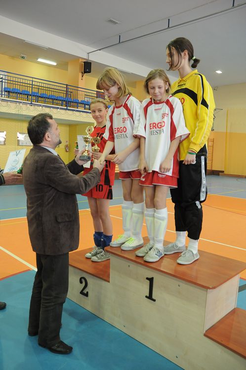 Ponownie dziewczęta z SP Królikowa najlepsze w powiecie w Unihokeju