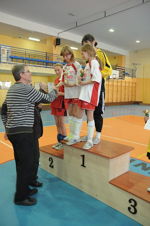 Ponownie dziewczęta z SP Królikowa najlepsze w powiecie w Unihokeju