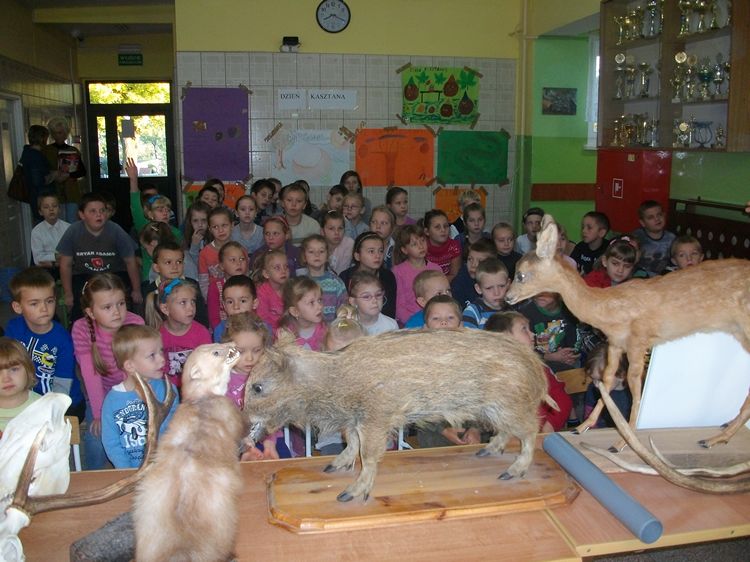 Spotkanie z leśnikiem w Zespole Szkół w Kowalewie