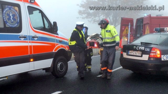 Wypadek drogowy na krajowej 10 w Minikowie. Trzy osoby poszkodowane