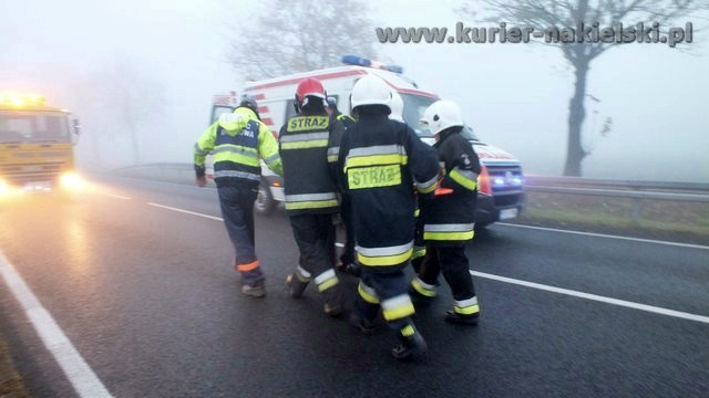Wypadek drogowy na krajowej 10 w Minikowie. Trzy osoby poszkodowane