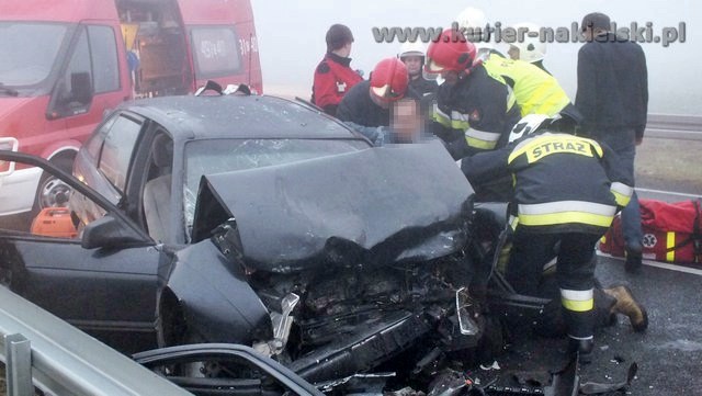 Wypadek drogowy na krajowej 10 w Minikowie. Trzy osoby poszkodowane