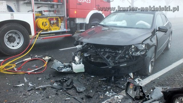 Wypadek drogowy na krajowej 10 w Minikowie. Trzy osoby poszkodowane