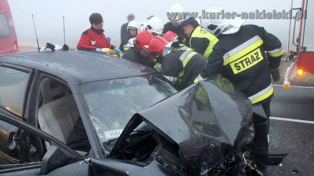 Wypadek drogowy na krajowej 10 w Minikowie. Trzy osoby poszkodowane