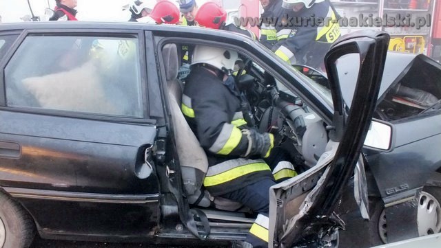 Wypadek drogowy na krajowej 10 w Minikowie. Trzy osoby poszkodowane