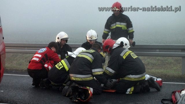 Wypadek drogowy na krajowej 10 w Minikowie. Trzy osoby poszkodowane