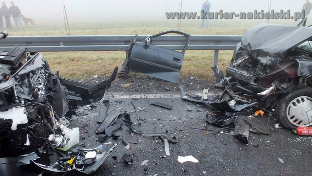 Wypadek drogowy na krajowej 10 w Minikowie. Trzy osoby poszkodowane