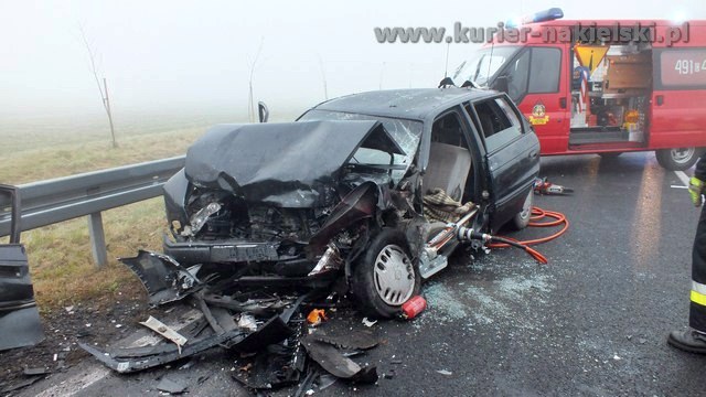 Wypadek drogowy na krajowej 10 w Minikowie. Trzy osoby poszkodowane
