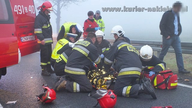 Wypadek drogowy na krajowej 10 w Minikowie. Trzy osoby poszkodowane