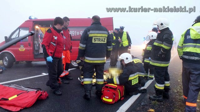 Wypadek drogowy na krajowej 10 w Minikowie. Trzy osoby poszkodowane